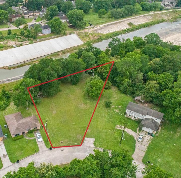 6609 Bayou View, Houston, Texas 77091