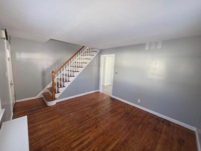 15 Keller Avenue, Enfield, קונטיקט 06082, ארצות הברית של אמריקה 