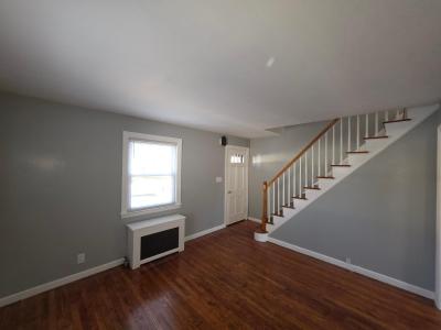 15 Keller Avenue, Enfield, קונטיקט 06082, ארצות הברית של אמריקה 