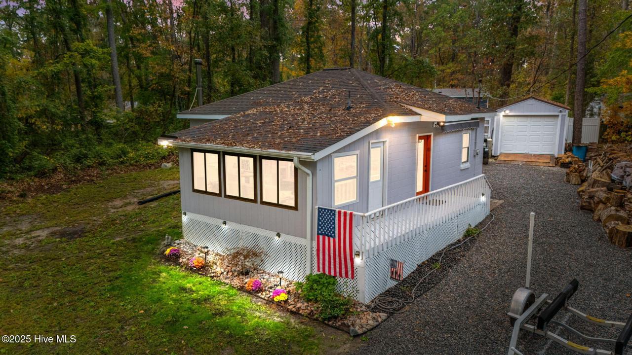 588 River Road, Blounts Creek, North Carolina 27814, USA