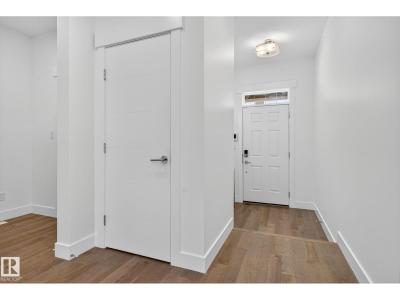 1096 SECORD PROMENADE NW, Edmonton, Alberta T5T 7B1, Canada