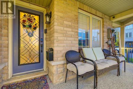 2 CLOWES STREET, Ajax (central East), أونتاريو L1Z 0K9, كندا 