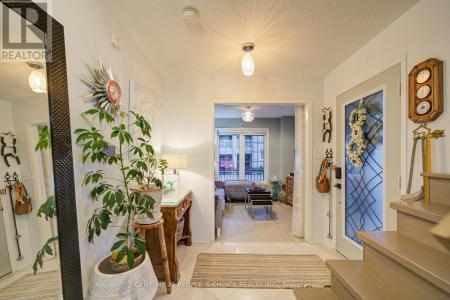 2 CLOWES STREET, Ajax (central East), أونتاريو L1Z 0K9, كندا 