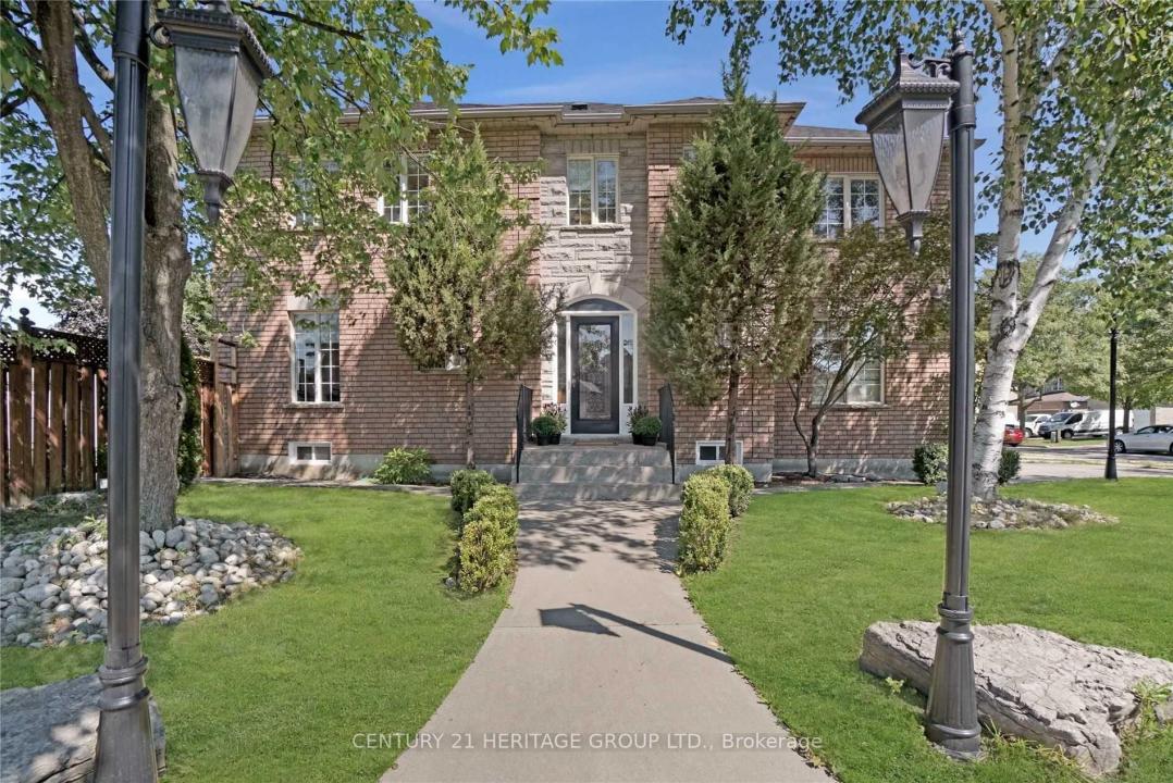 150 ASHTON DRIVE, Vaughan, Ontario L6A 2T8, Canada