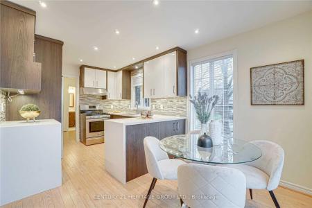 150 ASHTON DRIVE, Vaughan, Ontario L6A 2T8, Canada