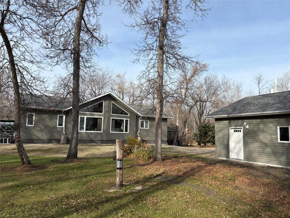 4 BEAVER BAY, Dauphin, Manitoba R7N 3B3, Canada