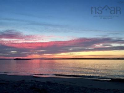 144 BURGESS ROAD, Port Mouton, נובה סקוטיה B0T 1T0, קנדה 