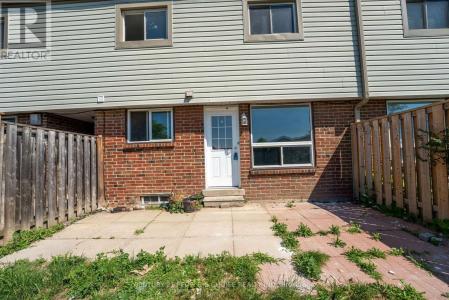 120 NONQUON ROAD, Oshawa (centennial), オンタリオ L1G 7E6, カナダ