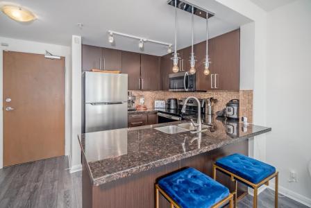 888 CARNARVON STREET, New Westminster, British Columbia V3M 0C6, Canada