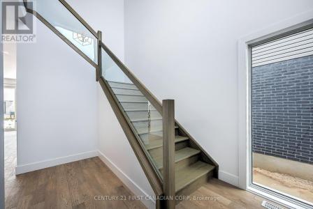 245 HESSELMAN CRESCENT, London South (south U), Ontario N6M 0K3, Canadá