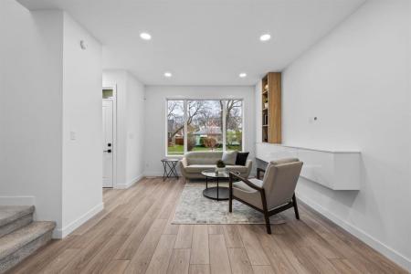 557 CENTENNIAL STREET, Winnipeg, Manitoba R3N 1R1, Canada