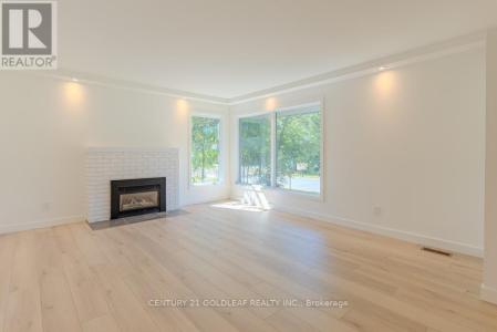 29 CROWNHILL STREET, Ottawa, Ontario K1J 7K3, Canada