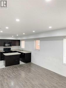 31 HAYS BOULEVARD, Oakville (ro River Oaks), Ontario L6H 0J1, Kanada