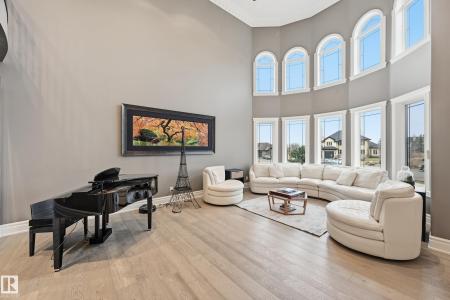 23033 WYE ROAD, Rural Strathcona County, Alberta T8B 1H9, Canadá