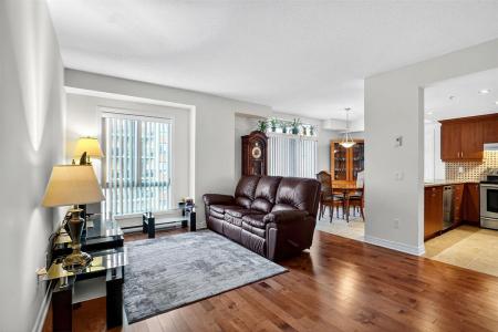 3885 Boul. de Chenonceau, Laval (Chomedey), Québec H7T 0E6, Canada