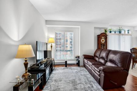 3885 Boul. de Chenonceau, Laval (Chomedey), Québec H7T 0E6, Canada