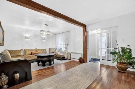 3695 20e Rue, Laval (Laval-Ouest), 魁北克省 H7R 2L7, 加拿大