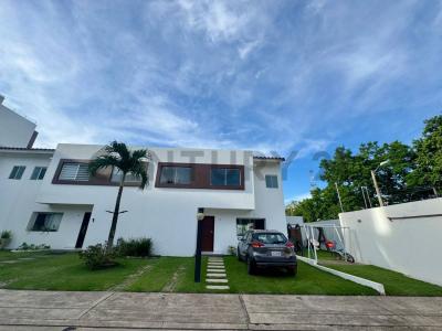 Av. Roca y Coronado entre 4to y 5to anillo (Villa Fraterna) , Oeste, Santa Cruz 00001, Bolivia