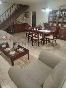 Calle Uribante Quinta Ana Teresa, Caracas, Miranda 1080, Venezuela