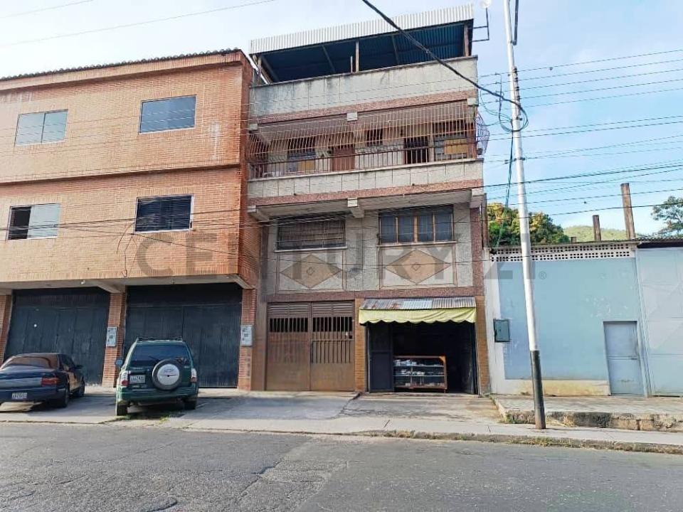 Calle Paez, Sector Centro Edificio pequeño Nro. 37-1, La Victoria, Aragua 2121, Venezuela