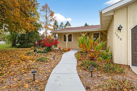 1332 Liberty Court, Neenah, Wisconsin 54956, HOA KỲ