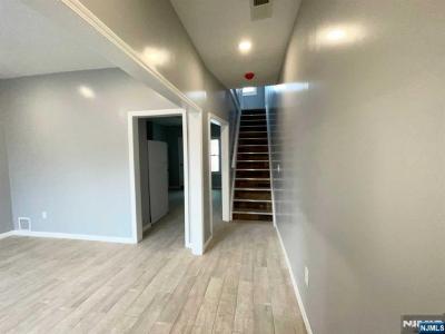 25 Kipp Street, Newark, New Jersey 07108, USA