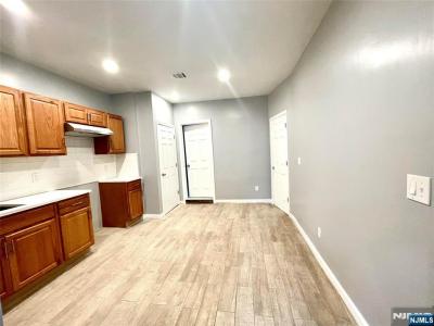 25 Kipp Street, Newark, New Jersey 07108, USA