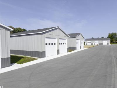 5884 Storage Loop Drive, Traverse City, Michigan 49685, États-Unis