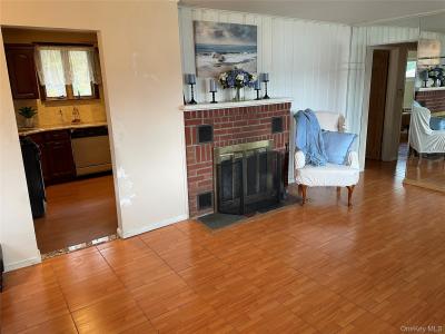 335 Alfred Street, North Babylon, New York 11703