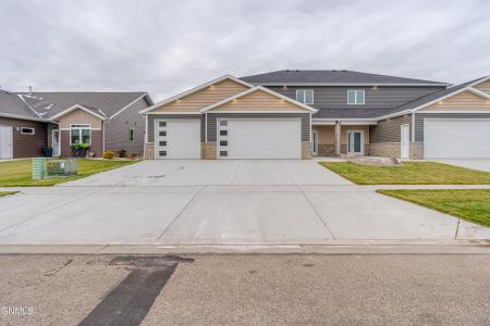4314 Downing Street, Bismarck, North Dakota 58504, USA