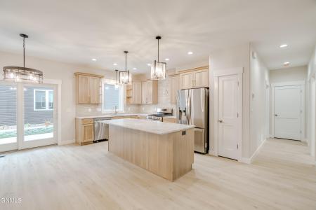 4314 Downing Street, Bismarck, North Dakota 58504, USA