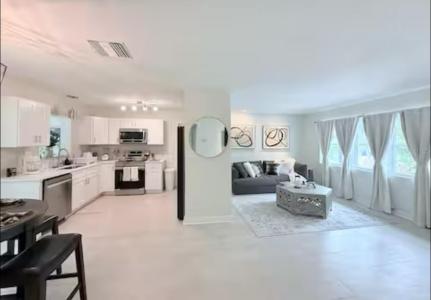 1558 Delaware Ave. NE, St. Petersburg, Floryda 33703, USA