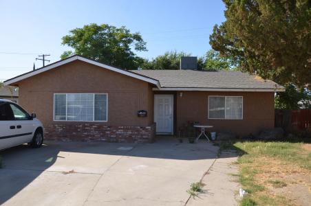 1076 Lincolnwood Circle, Hanford, California 93230, USA