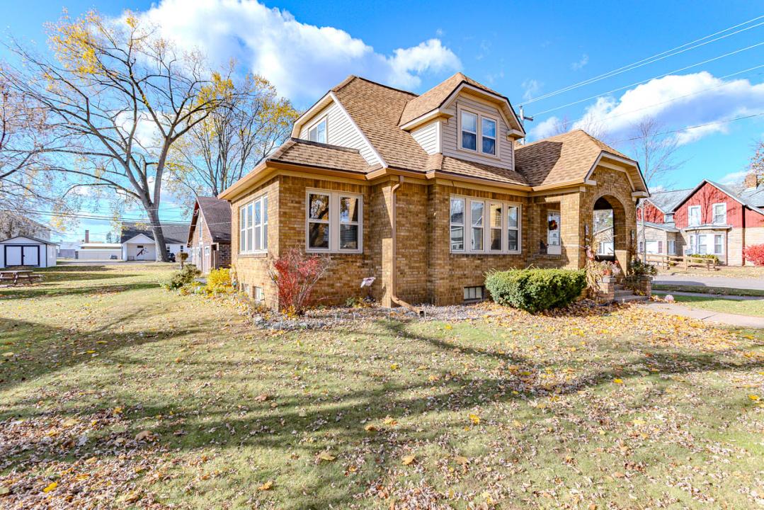 127 2nd St., Tomahawk, Wisconsin 54487, USA