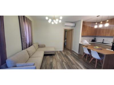 Allias, Tirana, Albania