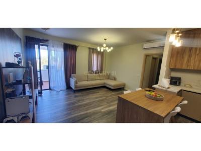 Allias, Tirana, Albania