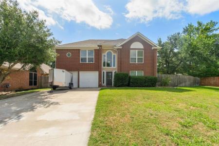 4548 Queenswood Drive, Grand Prairie, Texas 75052, États-Unis