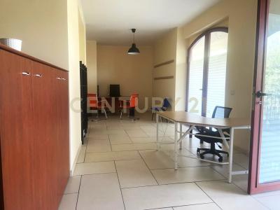 via dott. Antonino Ferlito, Aci Catena, Sicilia 95022, Ý