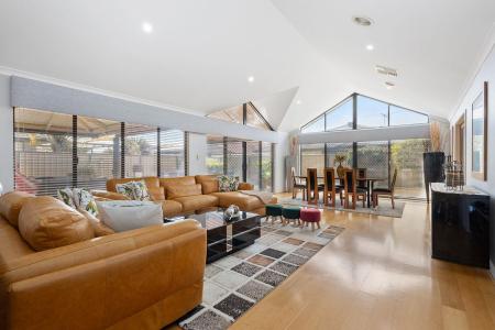 98 Dumbarton Road, Canning Vale, WA 6155, אוסטרליה