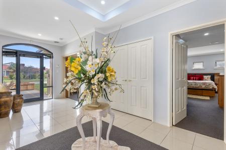 98 Dumbarton Road, Canning Vale, WA 6155, אוסטרליה