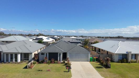 8 Quartz Drive, Australind, WA 6233, Australia