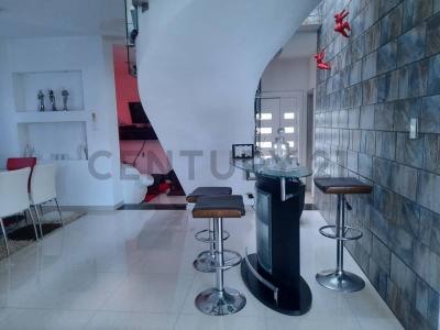 Calle 1 Venta de Quinta Chalet Country, San Diego, Carabobo 00001, Venezuela