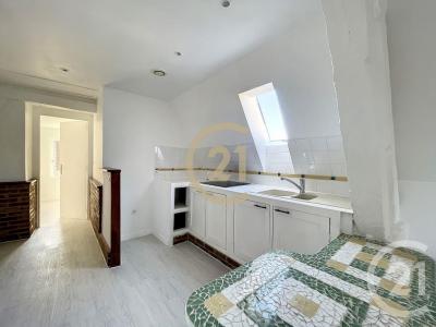 Sens, Bourgogne 89100, France