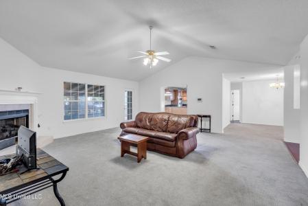 1228 Monticello Boulevard, Ocean Springs, מיסיסיפי 39564, ארצות הברית של אמריקה 