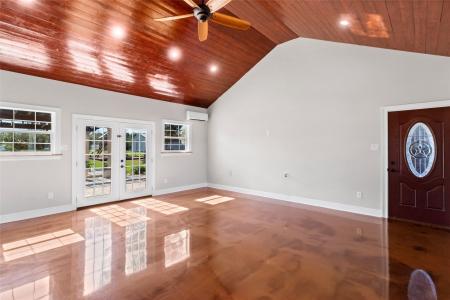 9203 Avenue G, Liverpool, Texas 77577