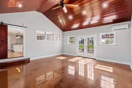 9203 Avenue G, Liverpool, Texas 77577