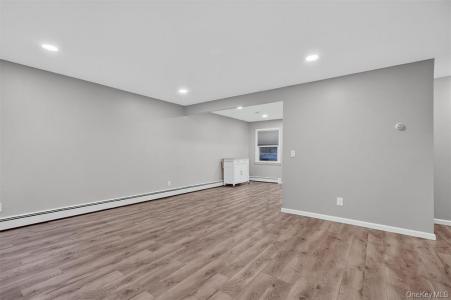 2710 South Road Unit #B5, Poughkeepsie, New York 12601, Stati Uniti