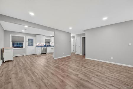 2710 South Road Unit #B5, Poughkeepsie, New York 12601, Stati Uniti