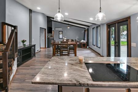 986 3rd Street WN, Columbia Falls, 蒙大拿州 59912, 美国