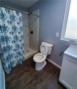 211 W. 52nd St, Los Angeles, California 90037